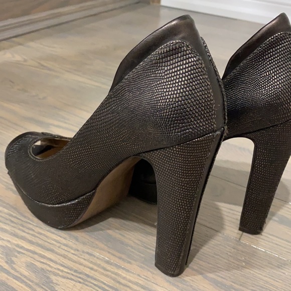 BCBG heels - Picture 6 of 6